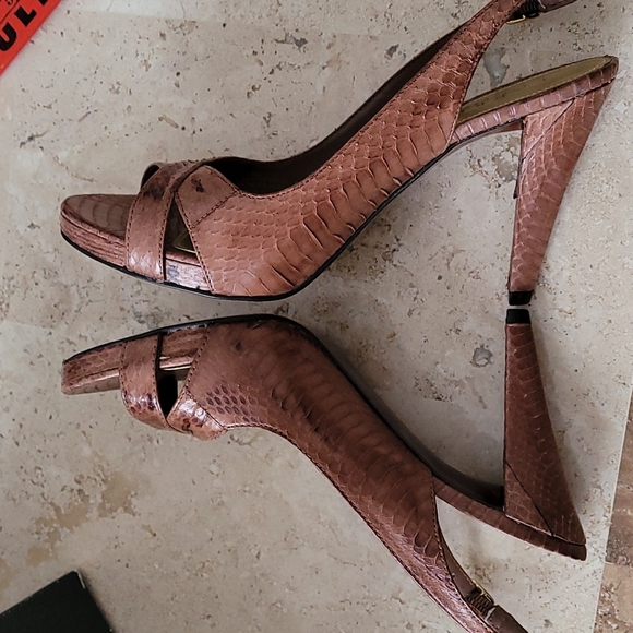 Lauren Ralph Laren "Faeryn 2" matte snake leather upper slingbacks.  Size 6.5 - Picture 8 of 10